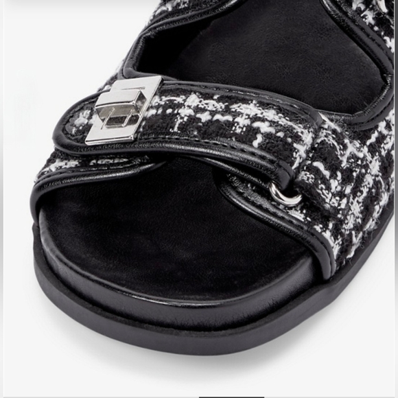 Just Fab Karla Boucle sandals - Picture 4 of 4